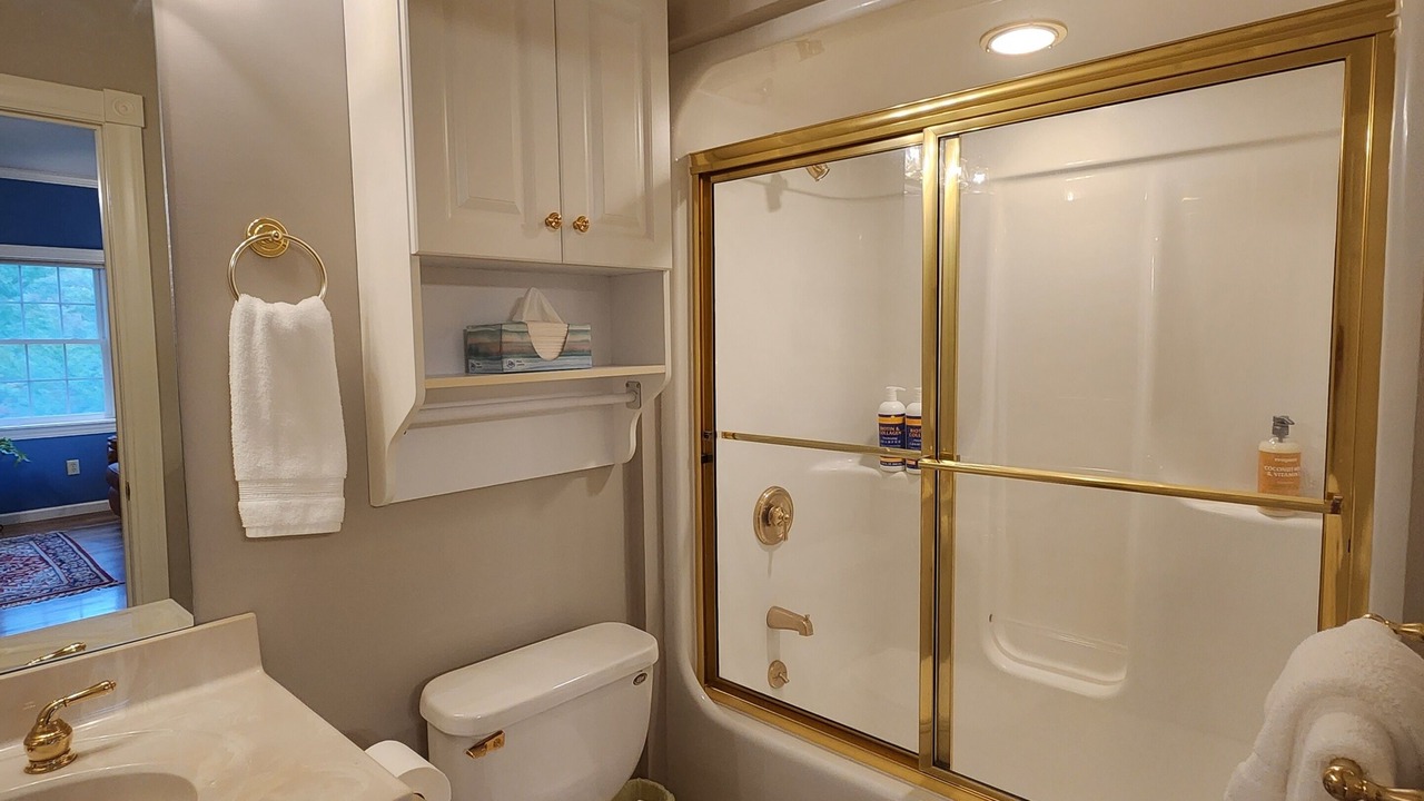 Photo of Bathroom in Newport Center