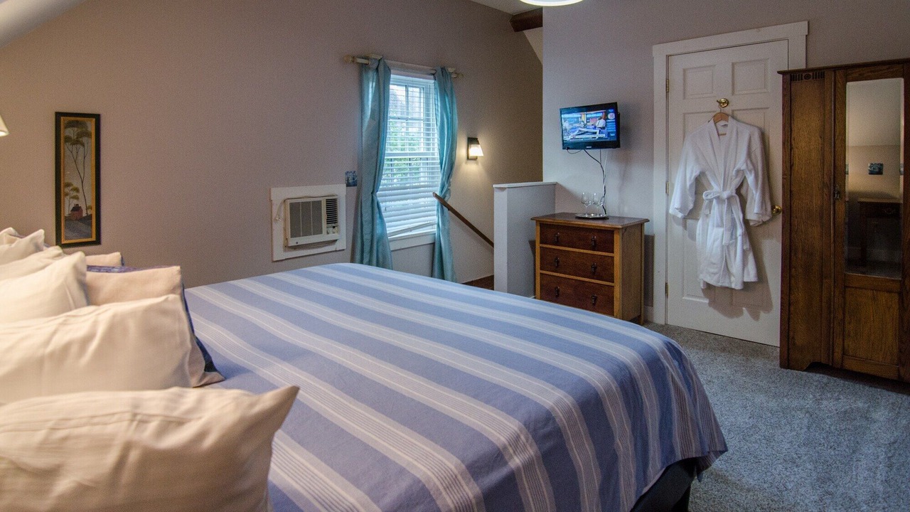 Photo of Bedroom in Shelburne
