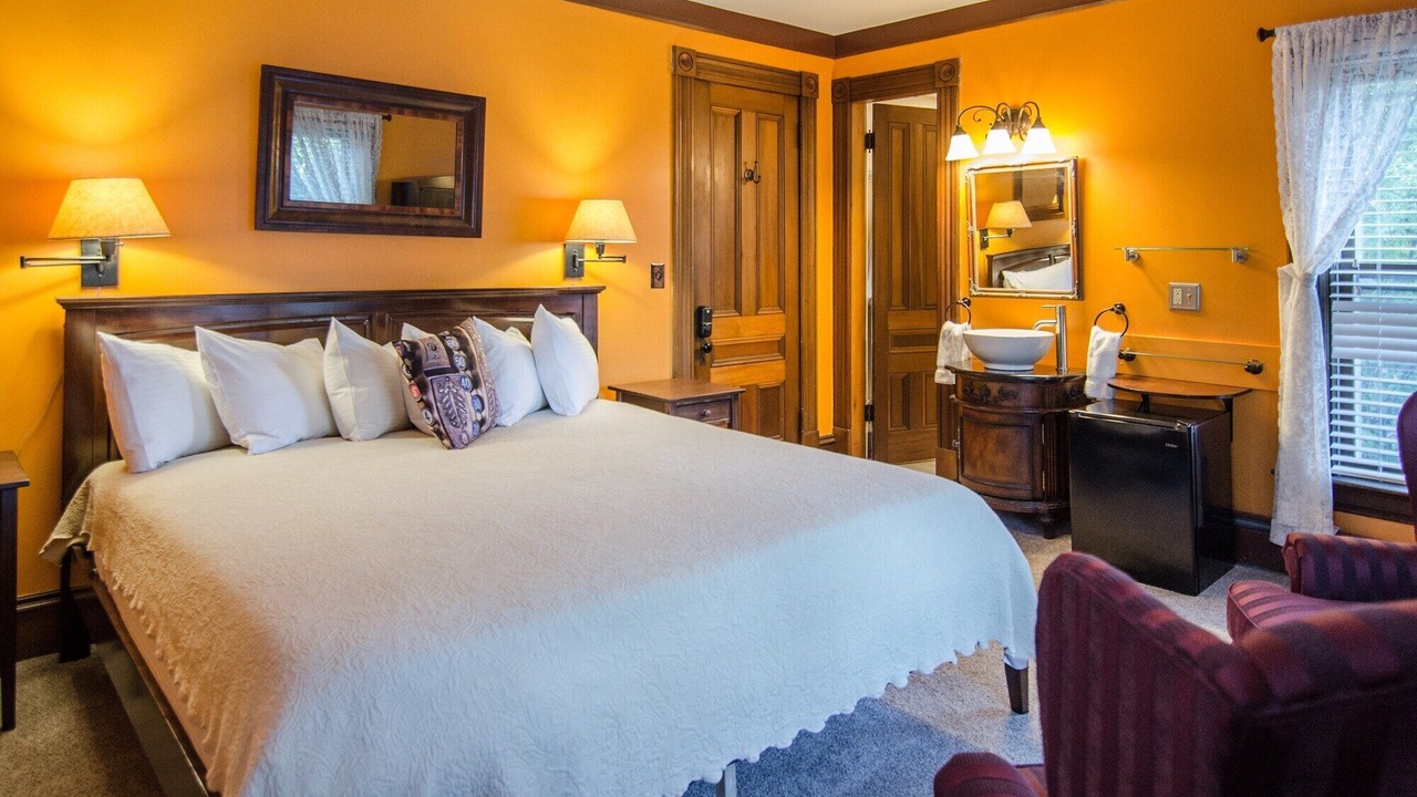 Photo of Bedroom in Shelburne