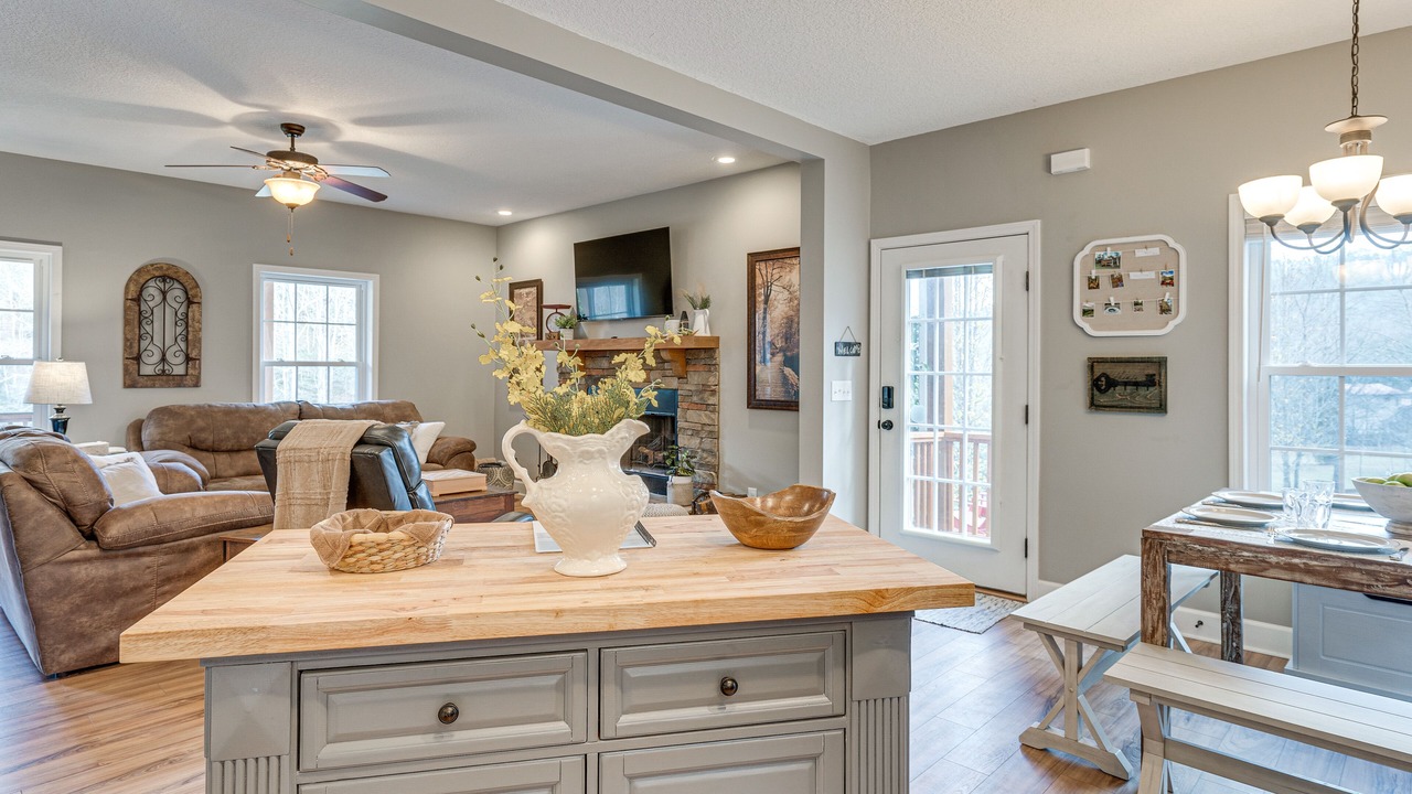 Photo of Livingroom in Murphy