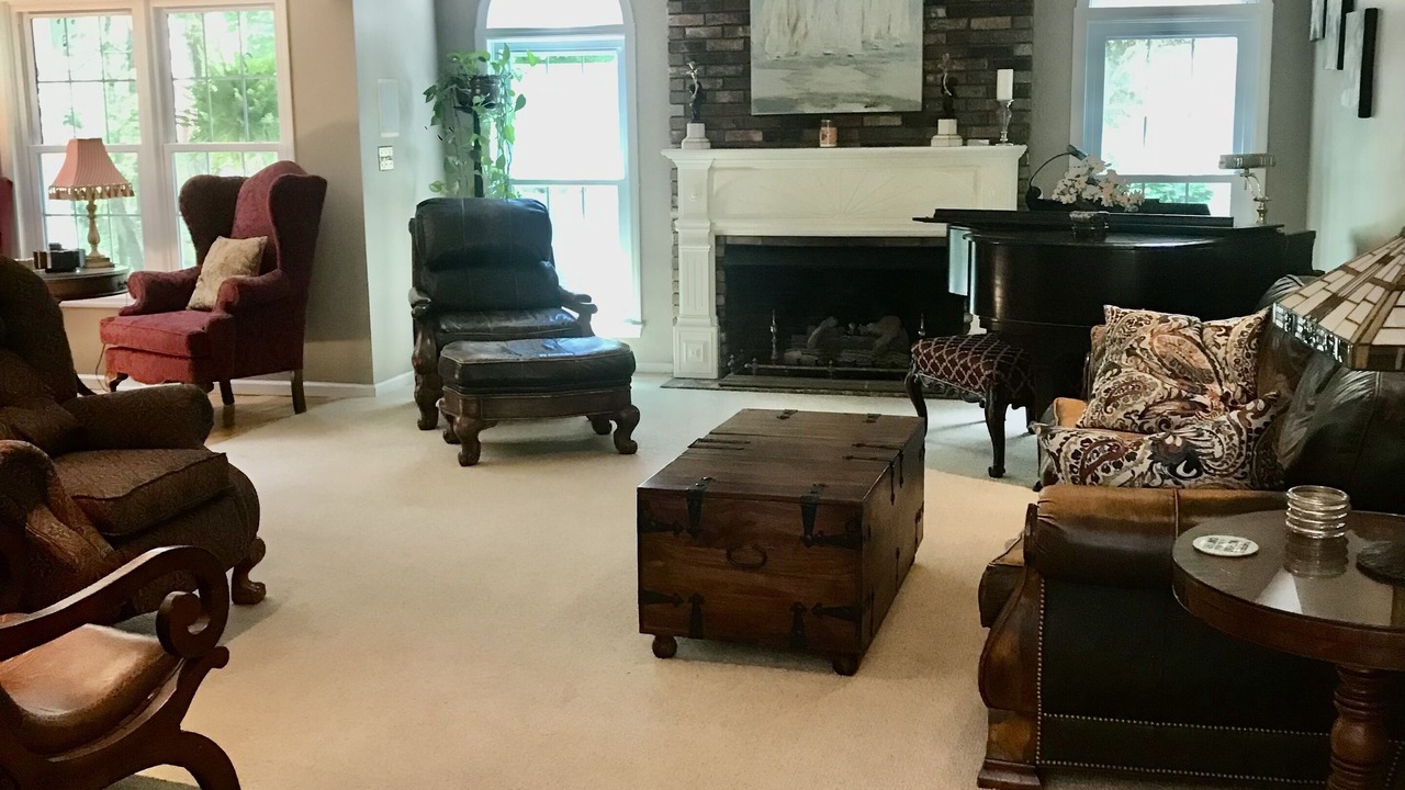 Photo of Livingroom in Saratoga Springs