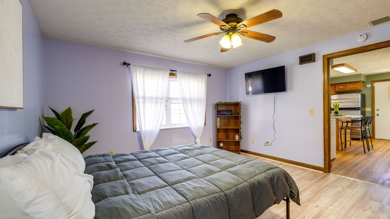 Photo of Bedroom in Hurricane