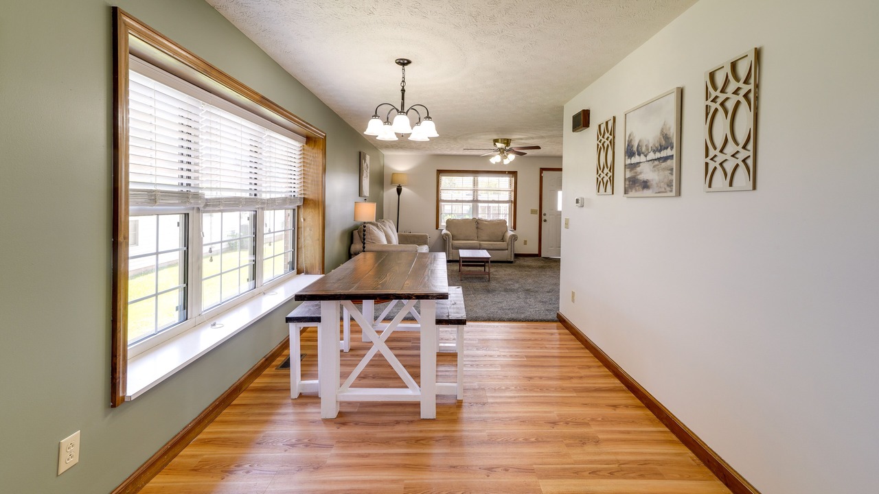 Photo of Livingroom in Hurricane