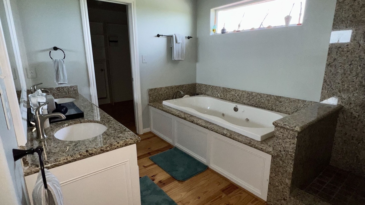 Photo of Bathroom in Miramar