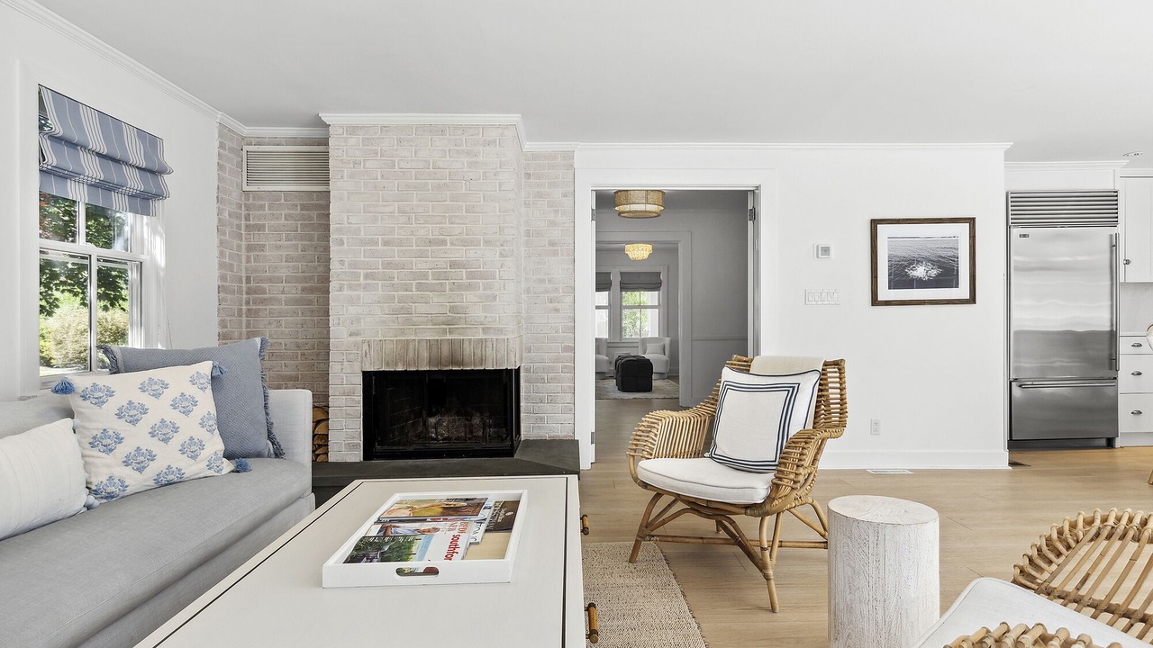 Photo of Livingroom in Village of Southampton