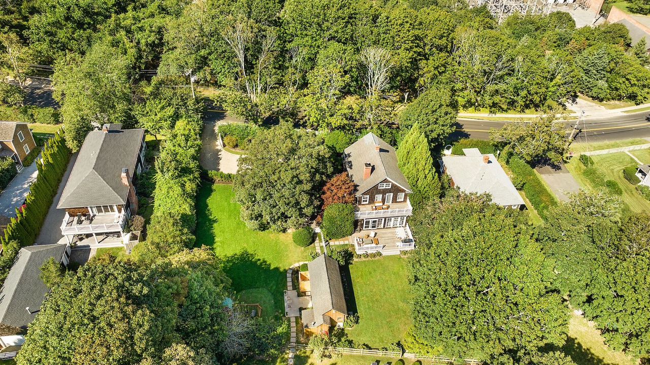 Photo of Outdoor in Village of Southampton