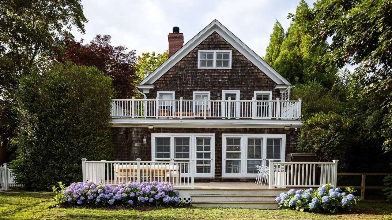 Photo of Patio Balcony in Village of Southampton