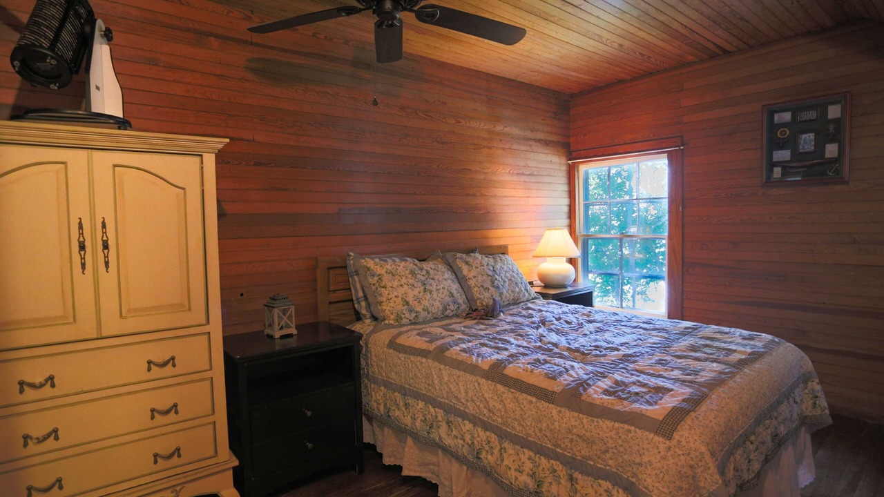 Photo of Bedroom in Winthrop