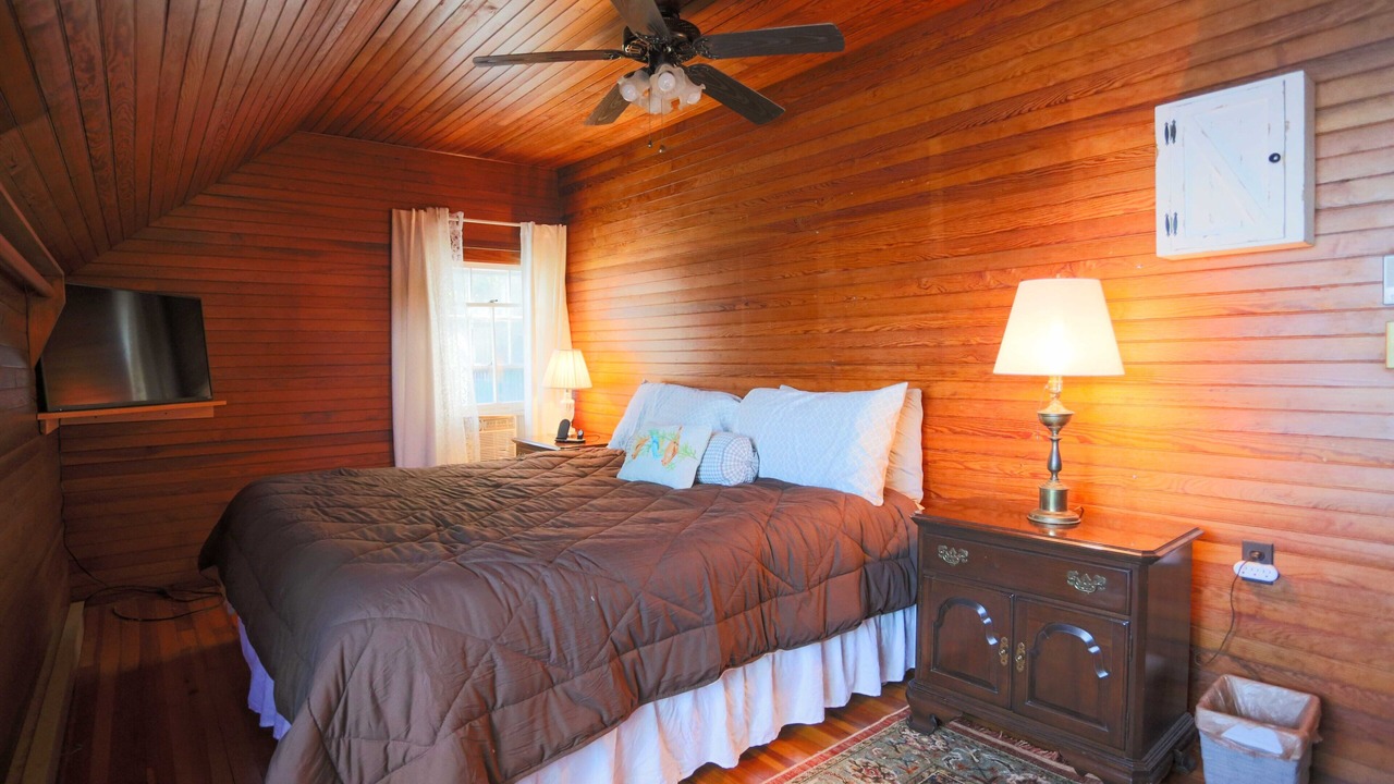 Photo of Bedroom in Winthrop