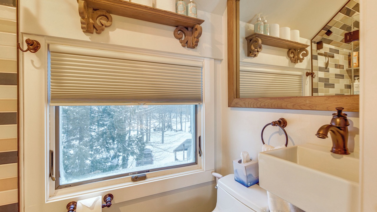 Photo of Bathroom in Warren