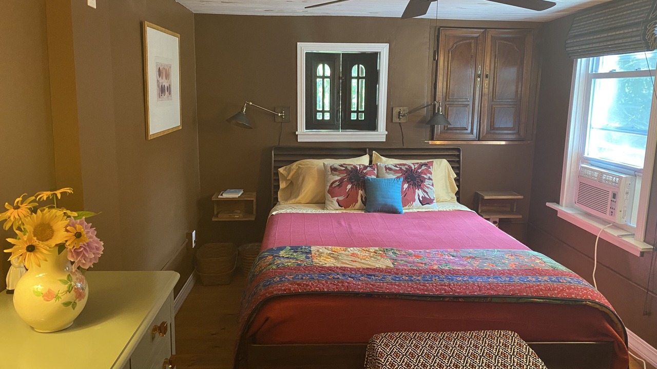 Photo of Bedroom in Housatonic