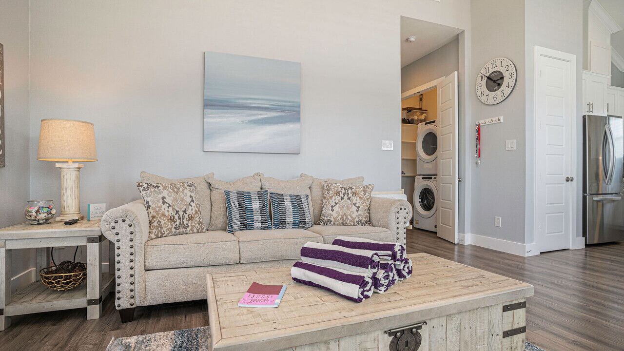 Photo of Livingroom in Terramar Beach