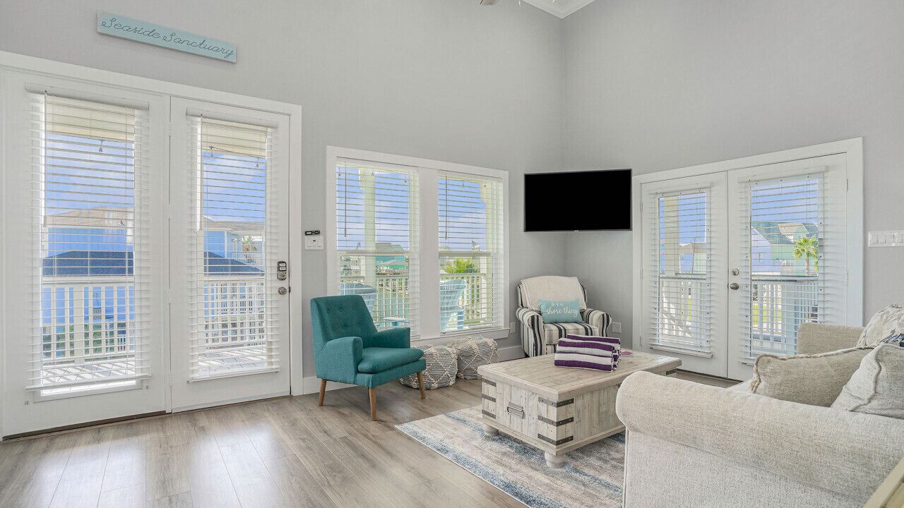 Photo of Livingroom in Terramar Beach