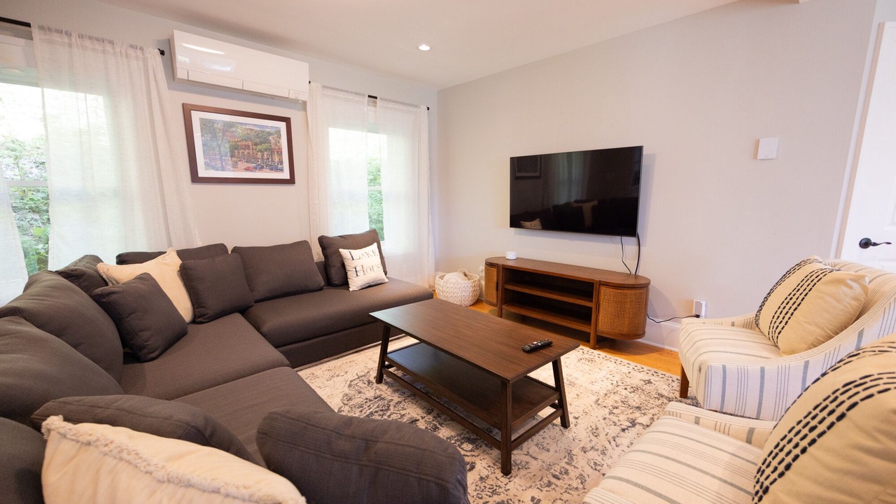 Photo of Livingroom in Saratoga Springs
