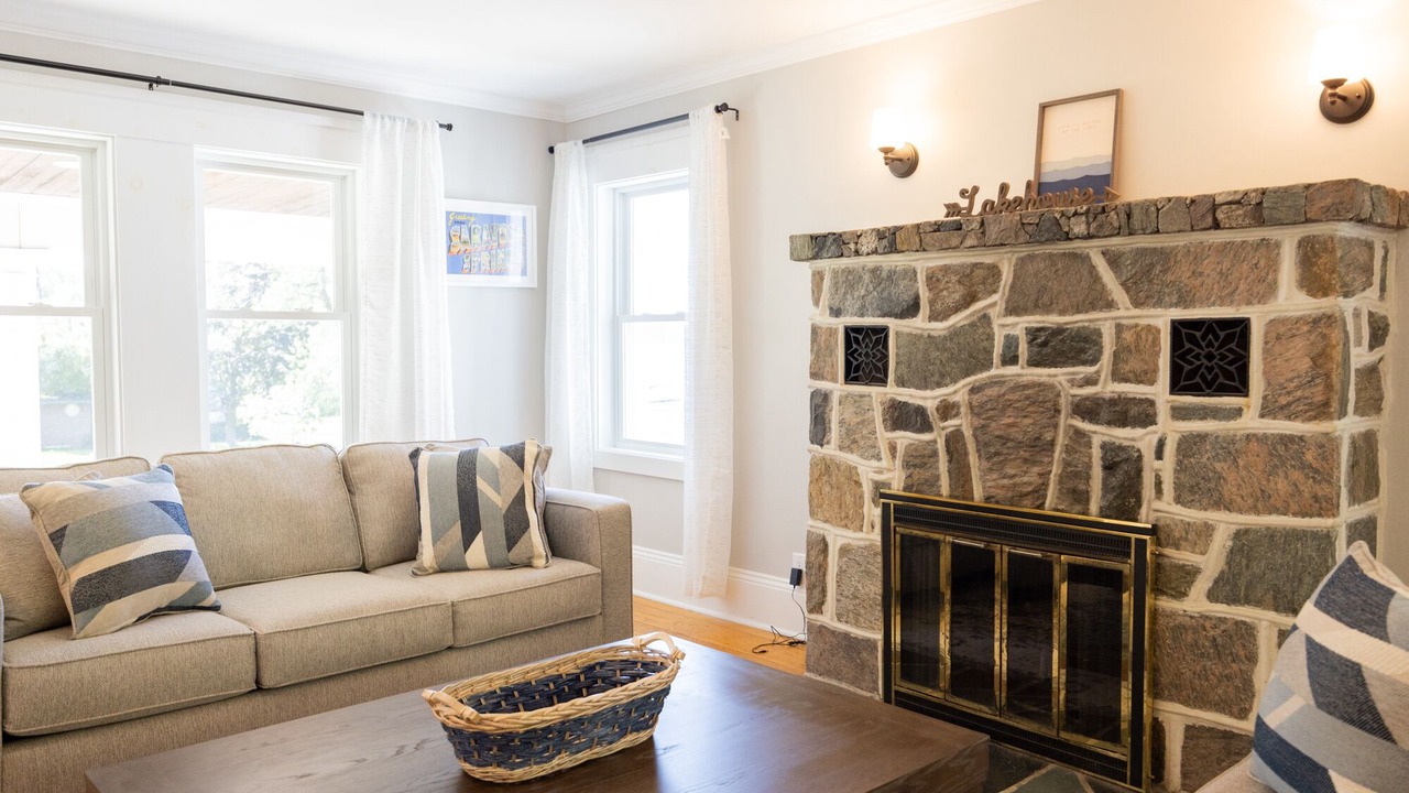 Photo of Livingroom in Saratoga Springs