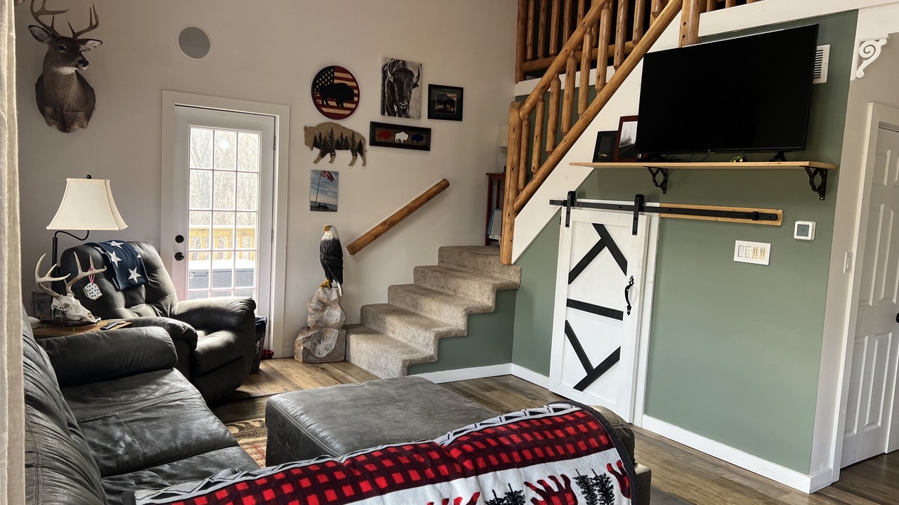 Photo of Livingroom in Farmersville Station