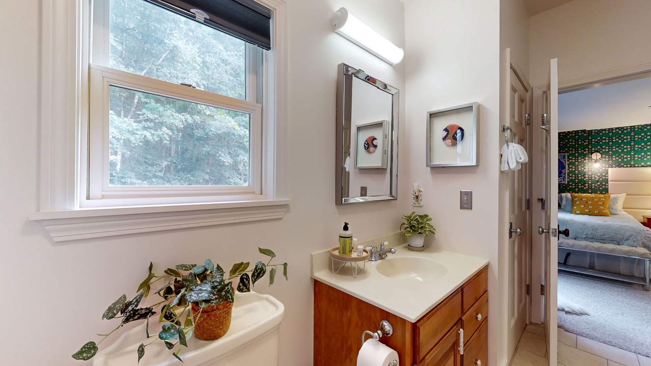 Photo of Bathroom in Warren
