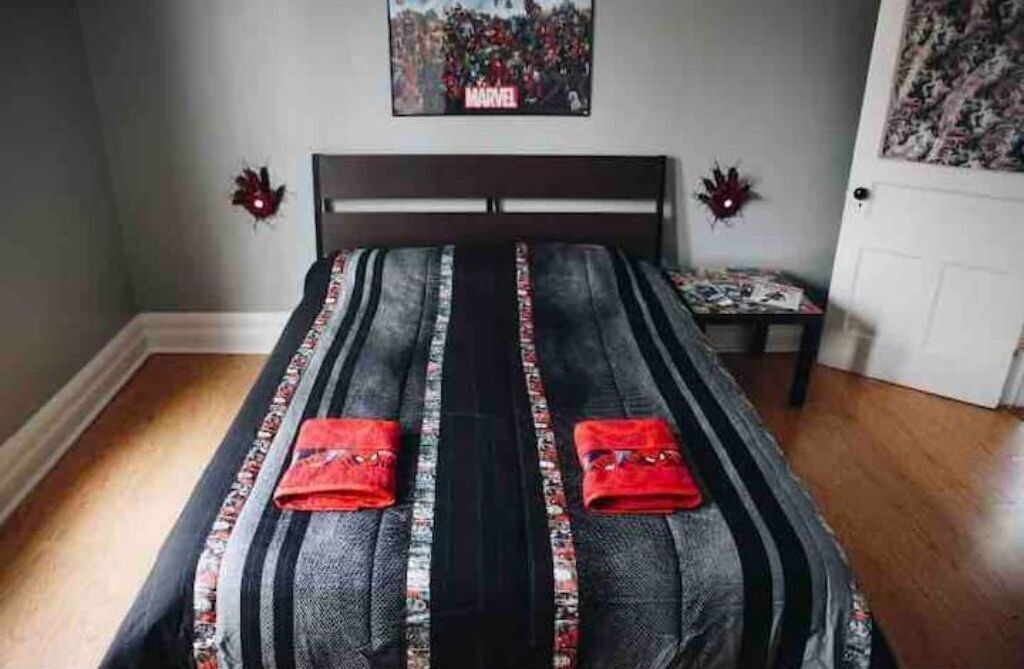 Photo of Bedroom in Front Park