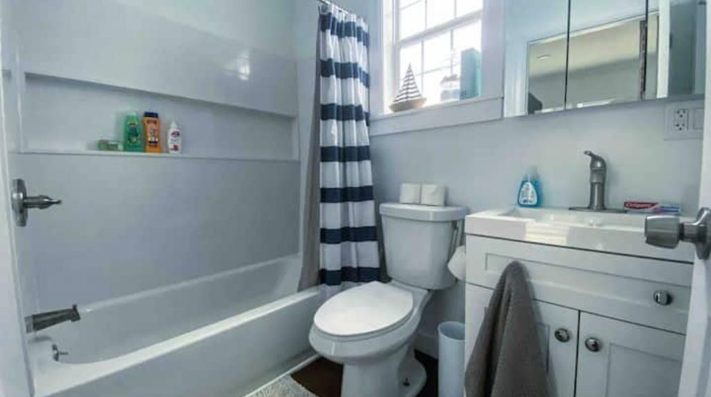 Photo of Bathroom in Front Park