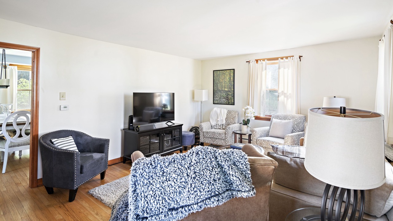 Photo of Livingroom in Lenox Dale