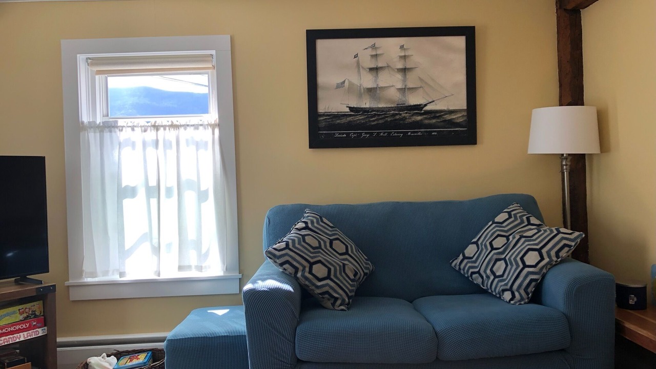 Photo of Livingroom in Manchester Center