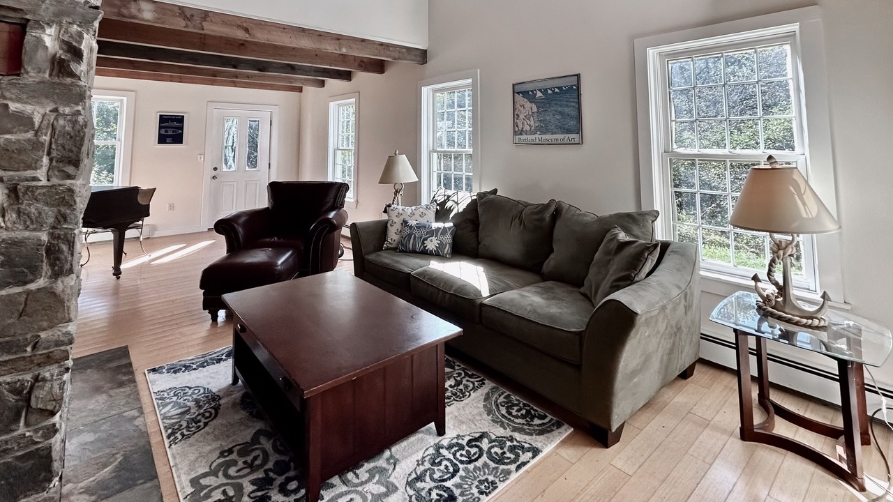 Photo of Livingroom in Martinsville