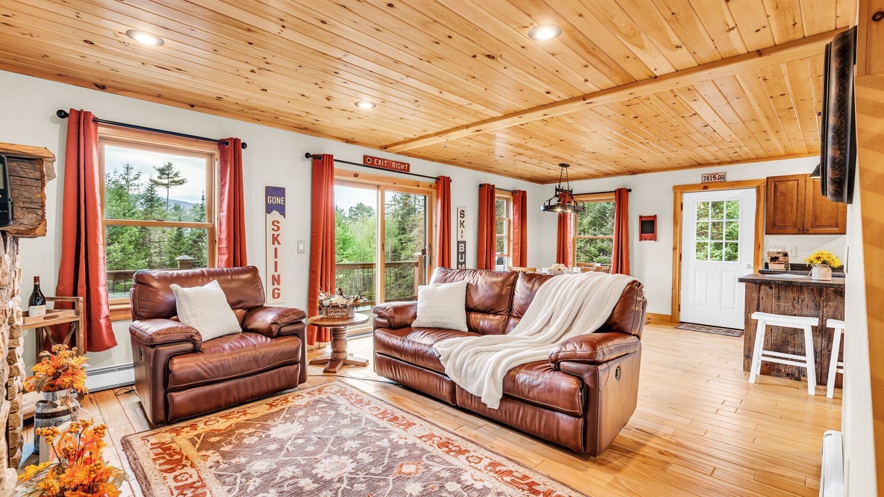 Photo of Livingroom in Rumford Center