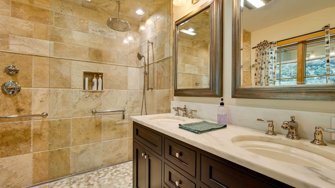 Photo of Bathroom in Winhall