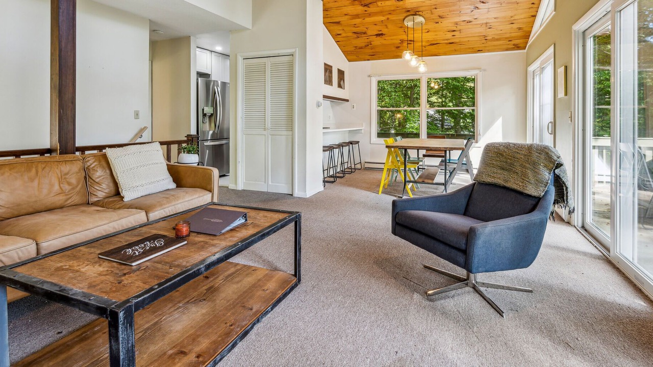 Photo of Livingroom in West Hartford