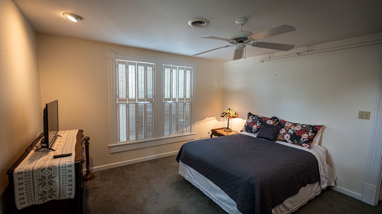 Photo of Bedroom in Lewisburg