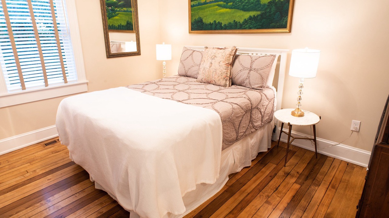 Photo of Bedroom in Lewisburg