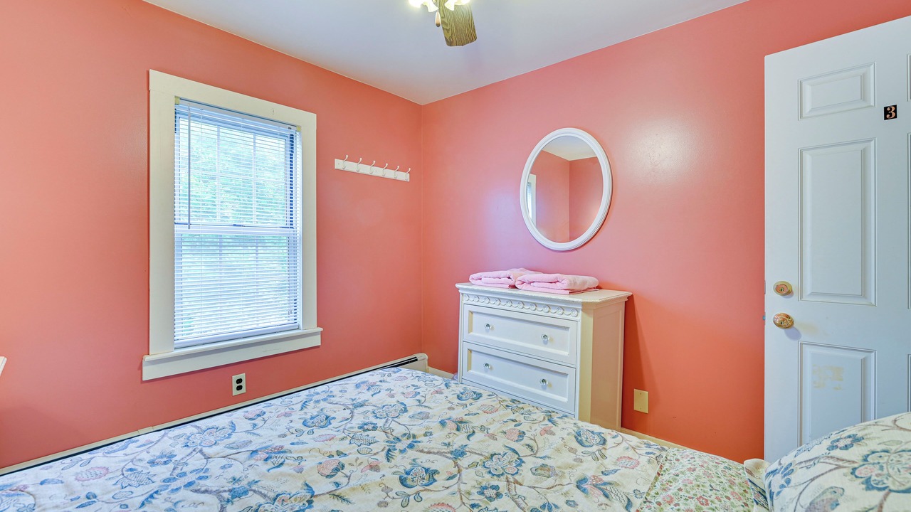 Photo of Bedroom in Lanesville
