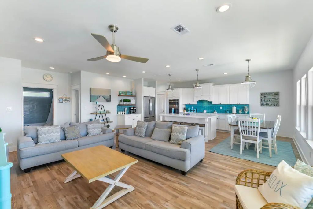 Photo of Livingroom in Indian Beach