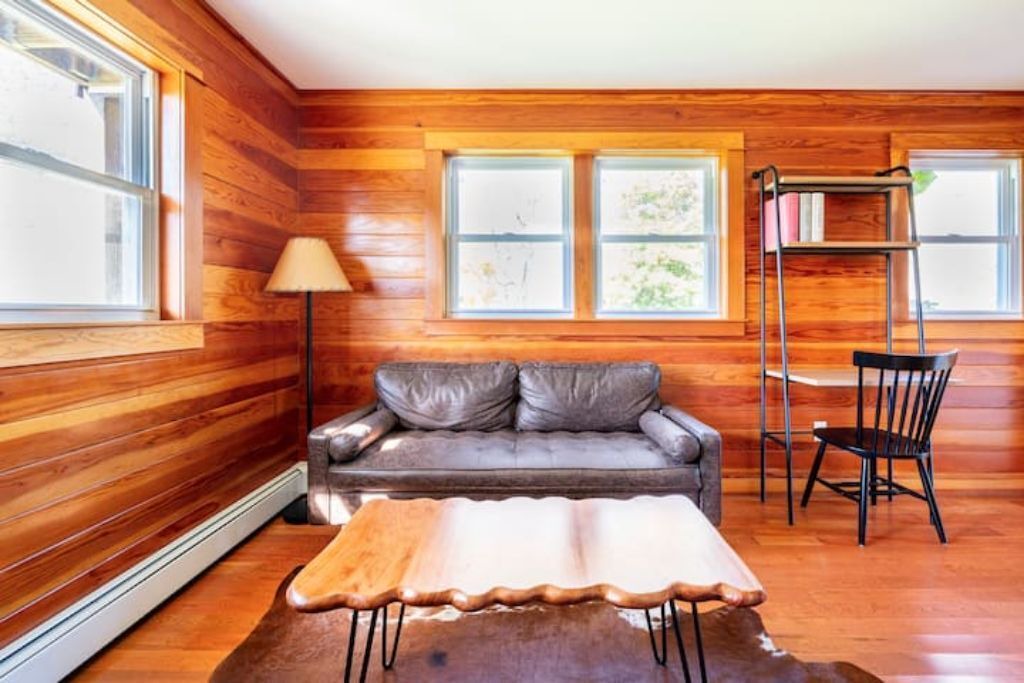 Photo of Livingroom in Parksville