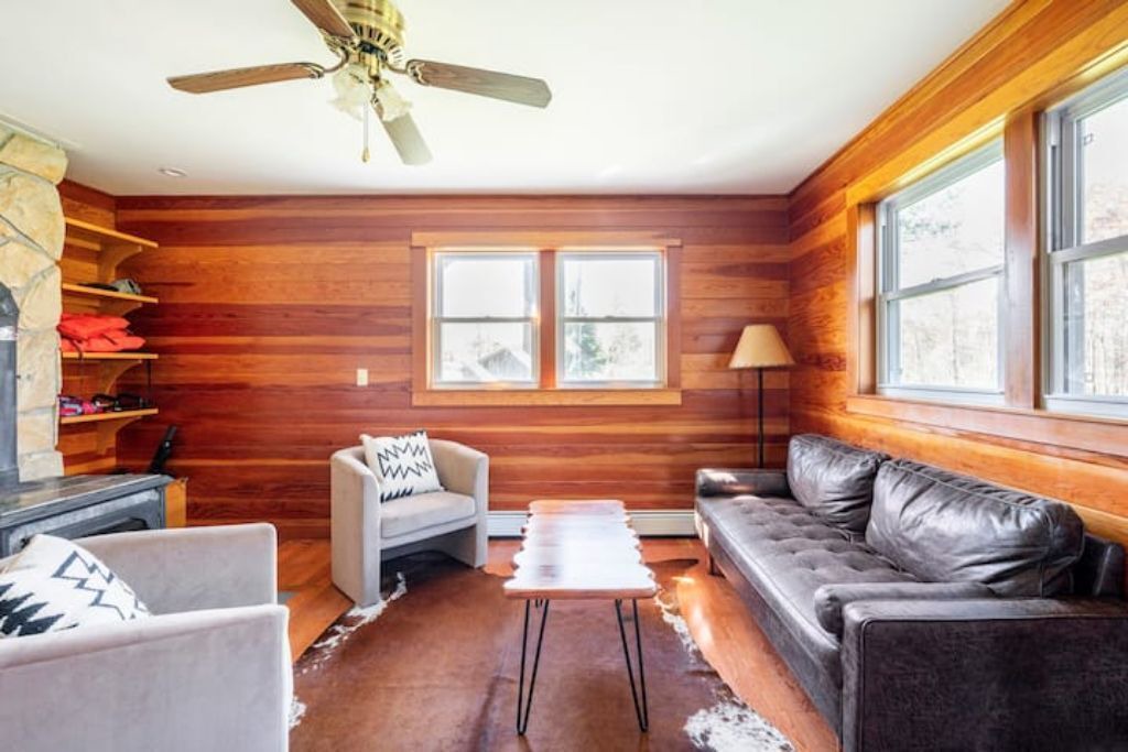 Photo of Livingroom in Parksville