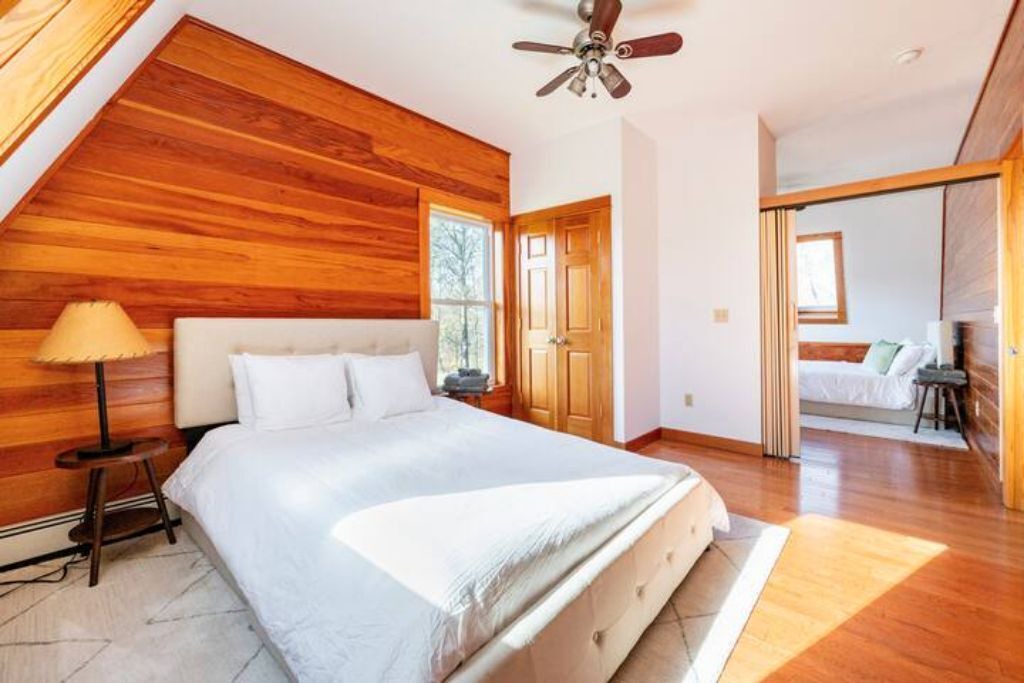 Photo of Bedroom in Parksville