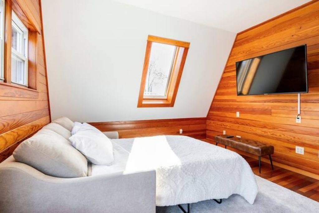 Photo of Bedroom in Parksville