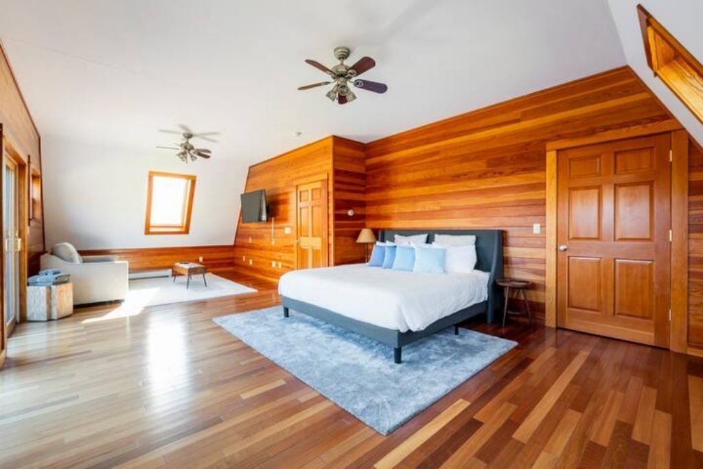 Photo of Bedroom in Parksville