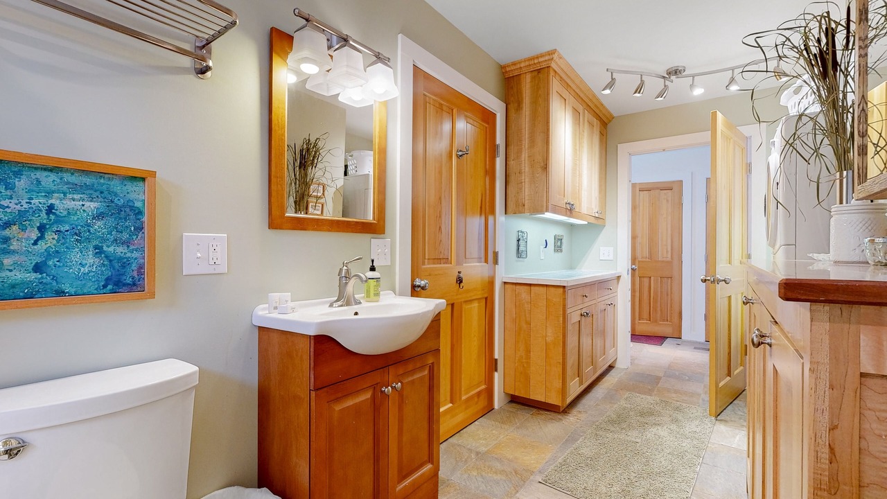 Photo of Bathroom in Warren