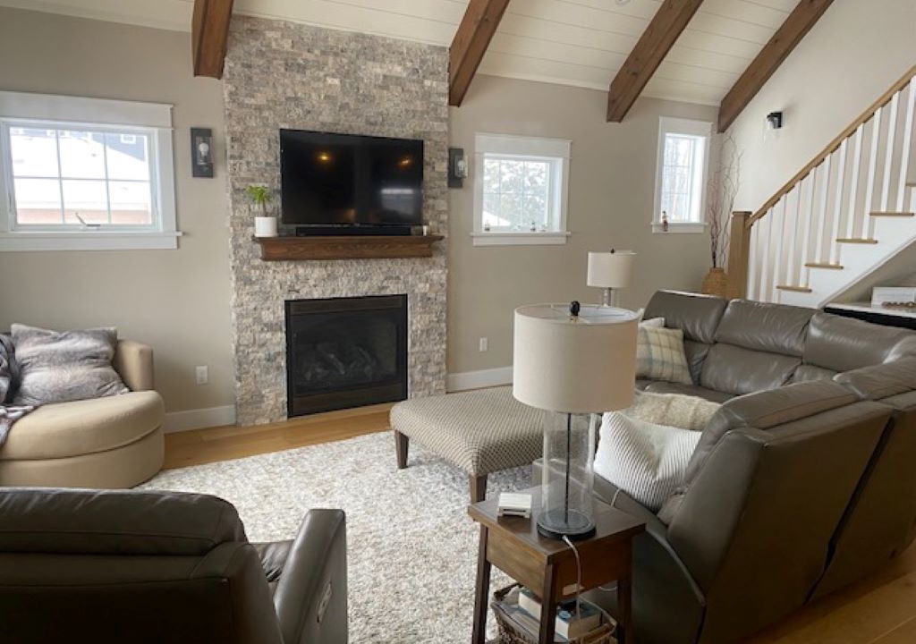Photo of Livingroom in Saratoga Springs