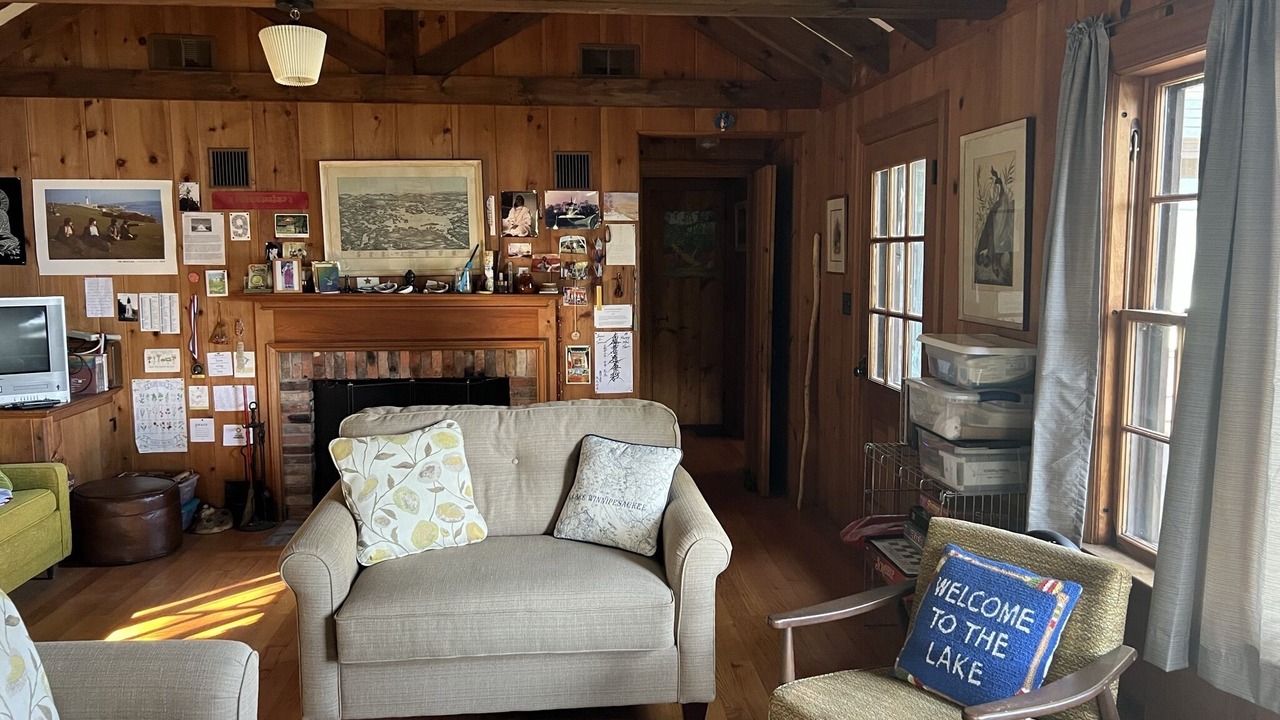 Photo of Livingroom in Alton