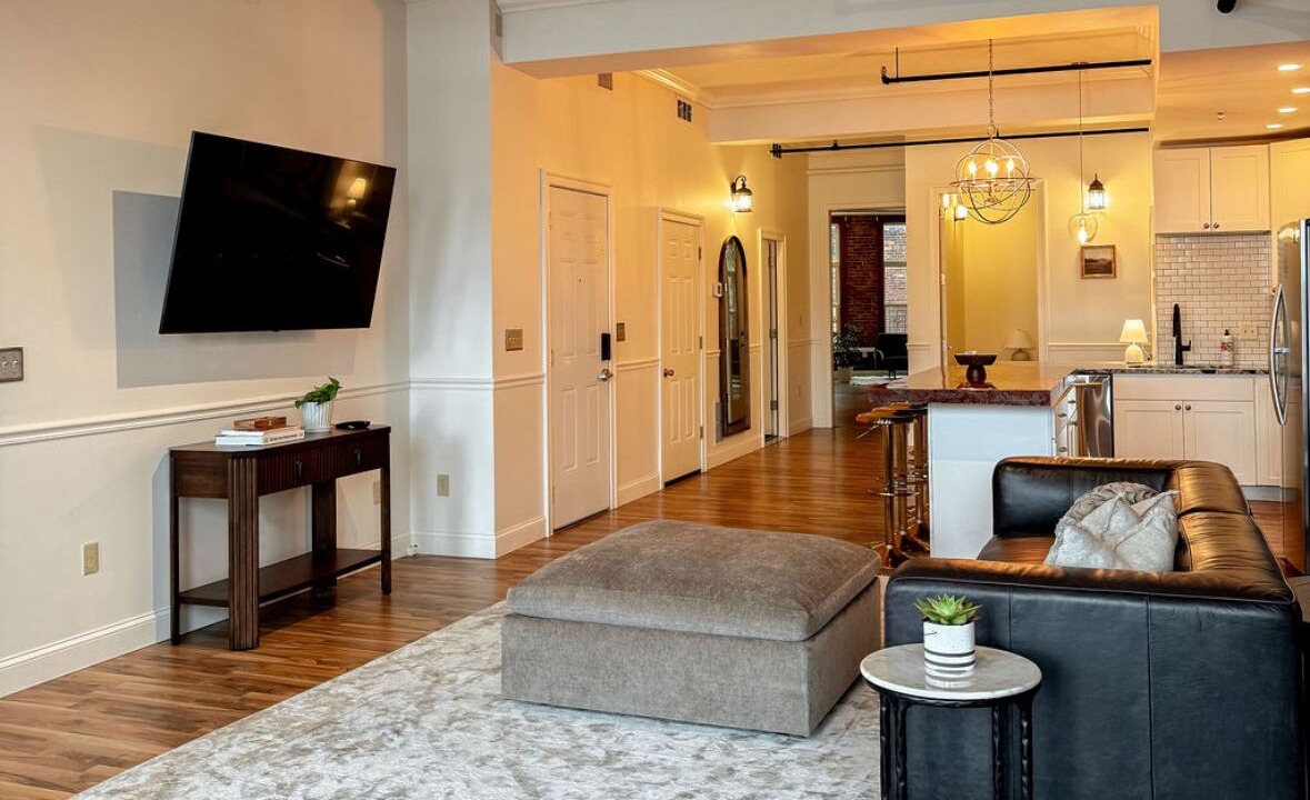 Photo of Livingroom in Utica