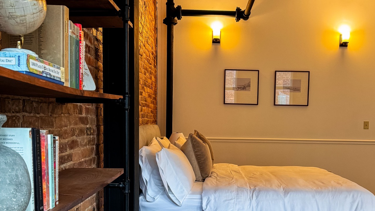 Photo of Bedroom in Utica