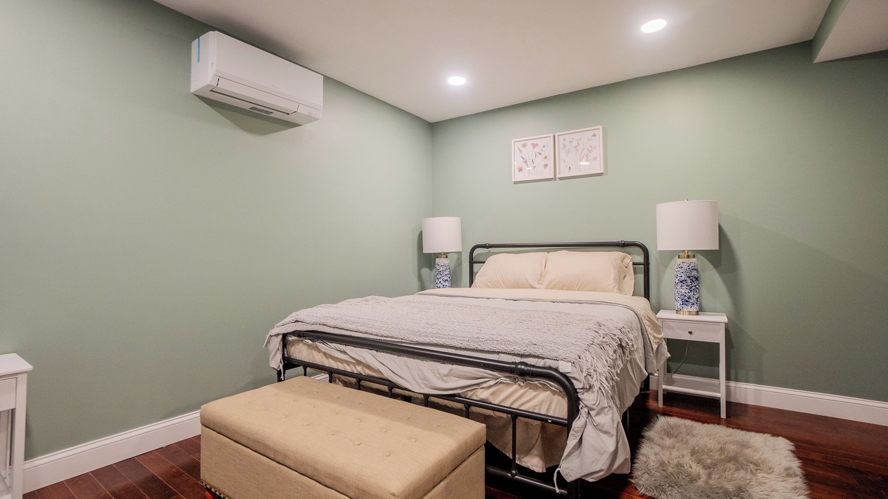 Photo of Bedroom in Cold Spring Harbor
