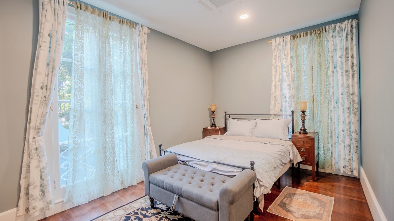 Photo of Bedroom in Cold Spring Harbor