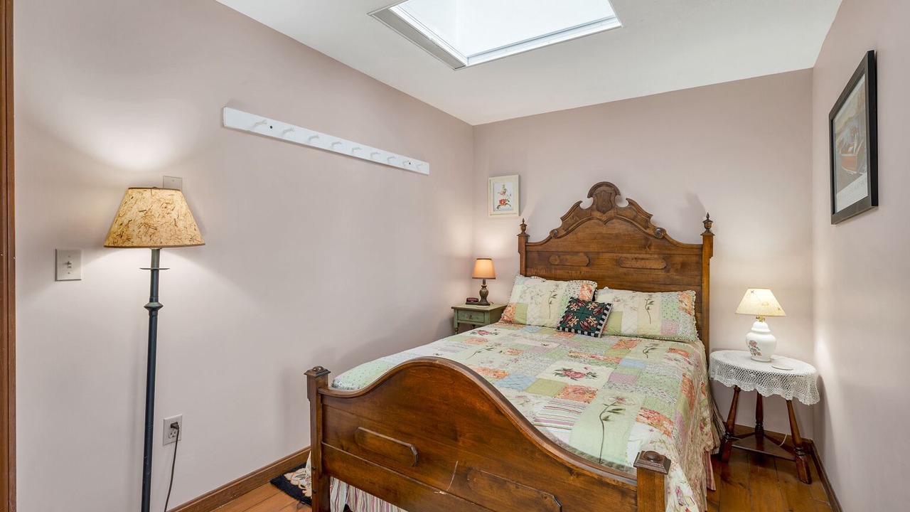 Photo of Bedroom in Moultonborough