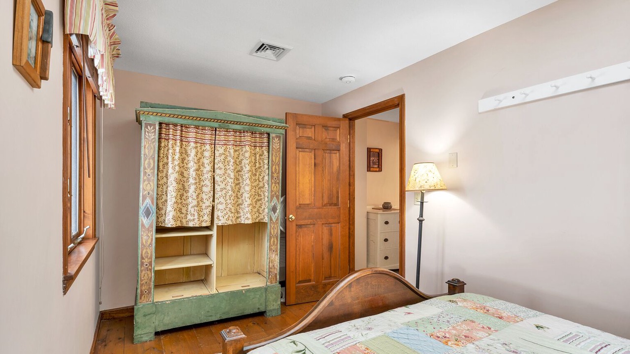 Photo of Bedroom in Moultonborough