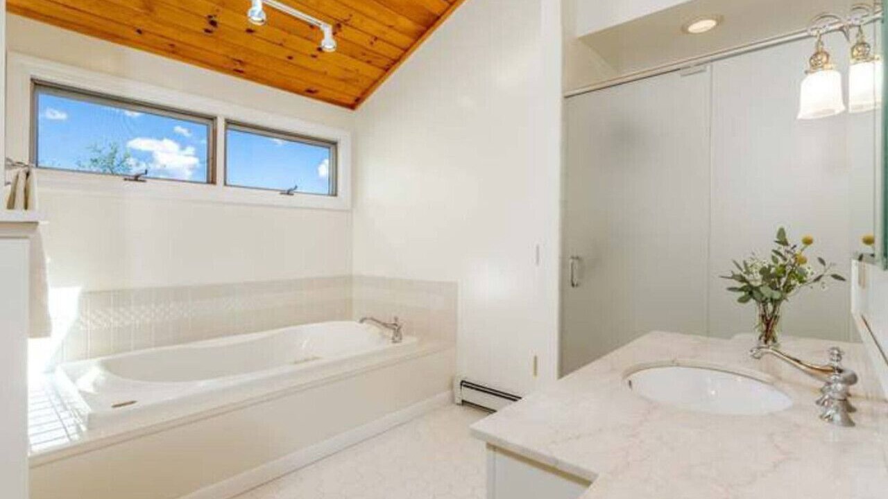 Photo of Bathroom in Alburg