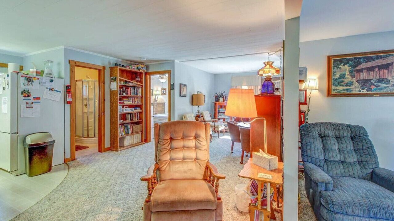 Photo of Livingroom in Schuyler Falls