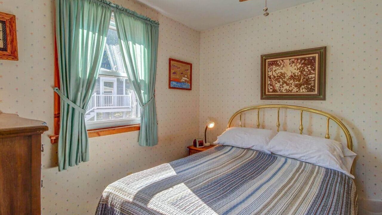 Photo of Bedroom in Schuyler Falls